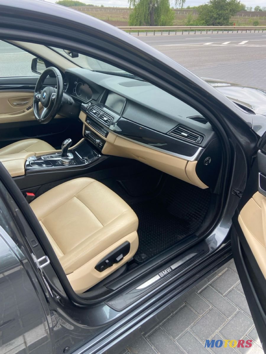 2015' BMW 5 Series photo #6