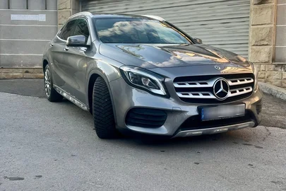 2017' Mercedes-Benz GLA