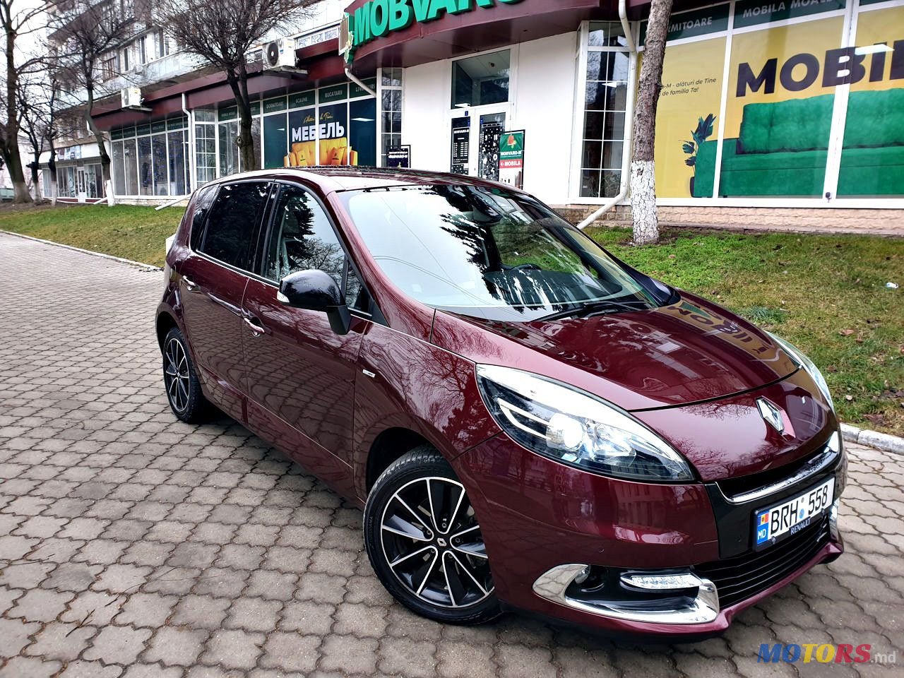 2012' Renault Scenic photo #2