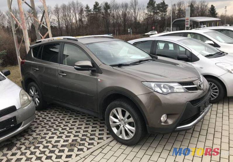 2013' Toyota RAV4 photo #1