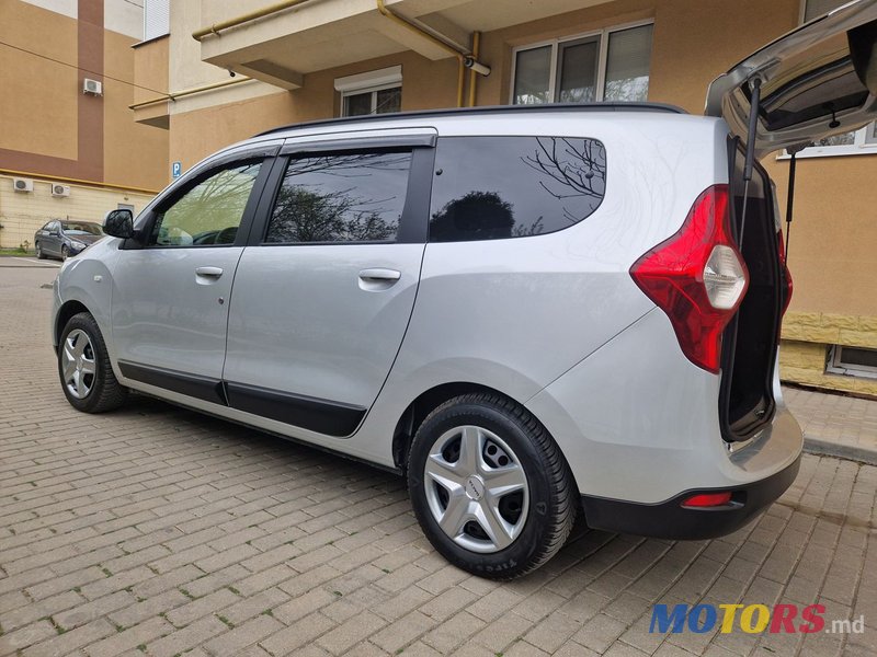 2015' Dacia Lodgy photo #3