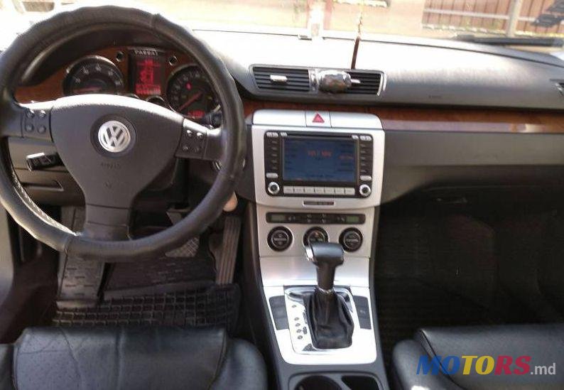 2008' Volkswagen Passat photo #2