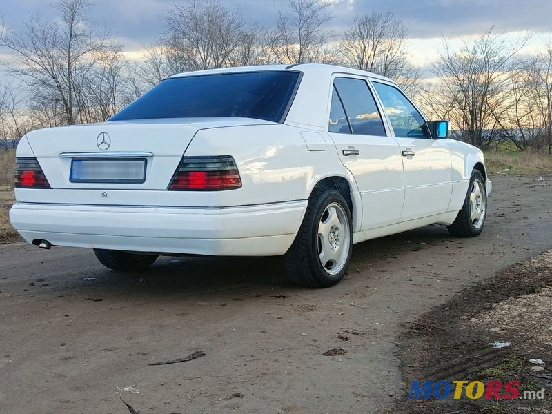 1993' Mercedes-Benz E-Class photo #4