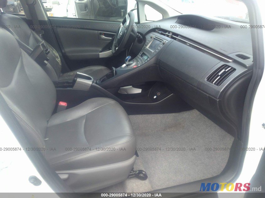 2013' Toyota Prius photo #4