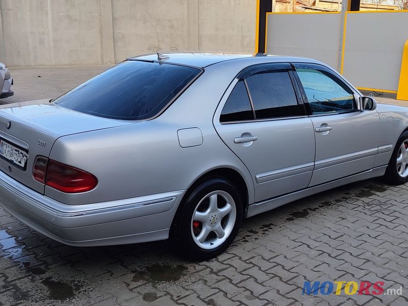 2001' Mercedes-Benz E Класс photo #3