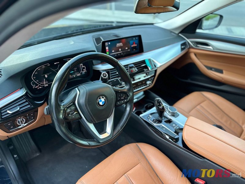 2019' BMW 5 Series photo #6