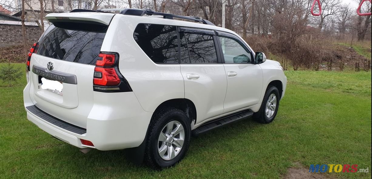 2018' Toyota Land Cruiser Prado photo #3