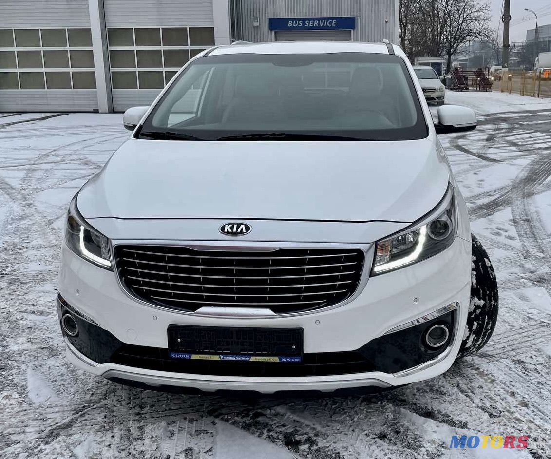 2017' Kia Carnival photo #2
