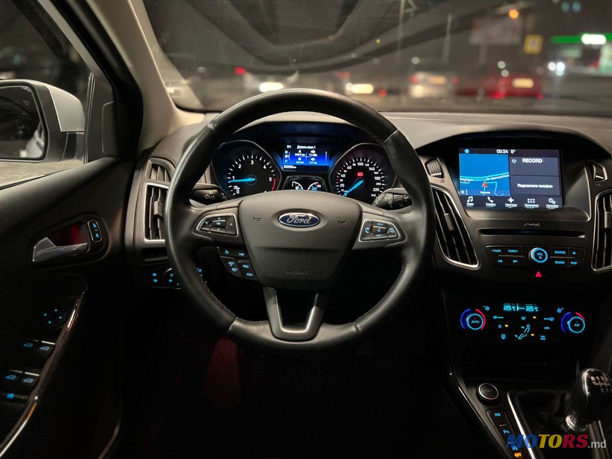 2017' Ford Focus photo #5