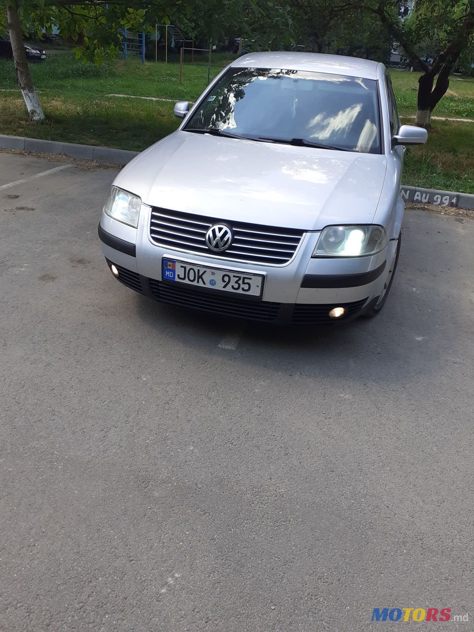 2001' Volkswagen Passat photo #1