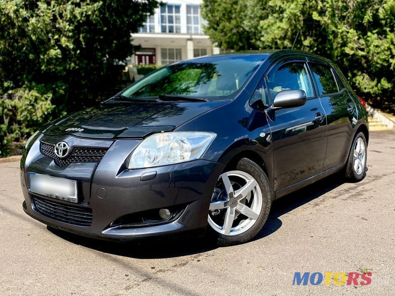 2008' Toyota Auris photo #2