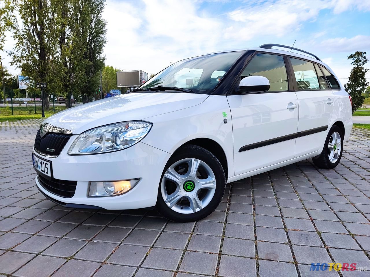 2012' Skoda Fabia photo #3