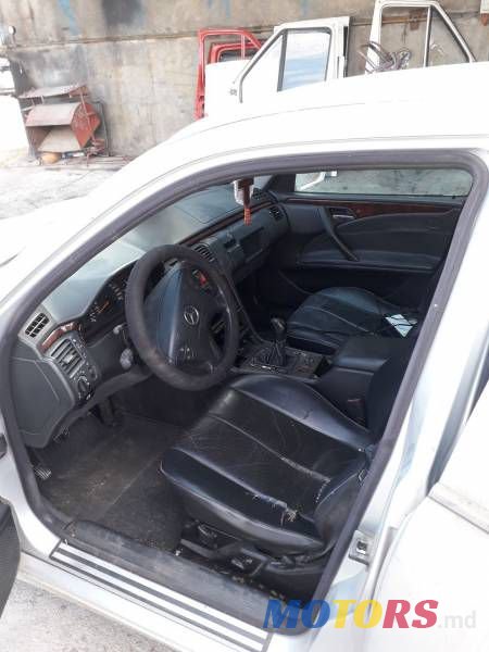 2002' Mercedes-Benz E photo #3