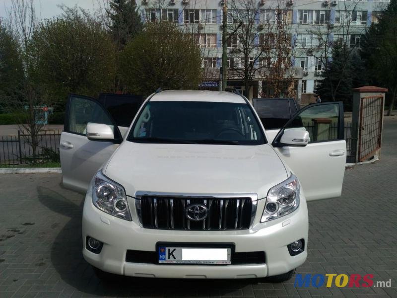 2012' Toyota Land Cruiser photo #3