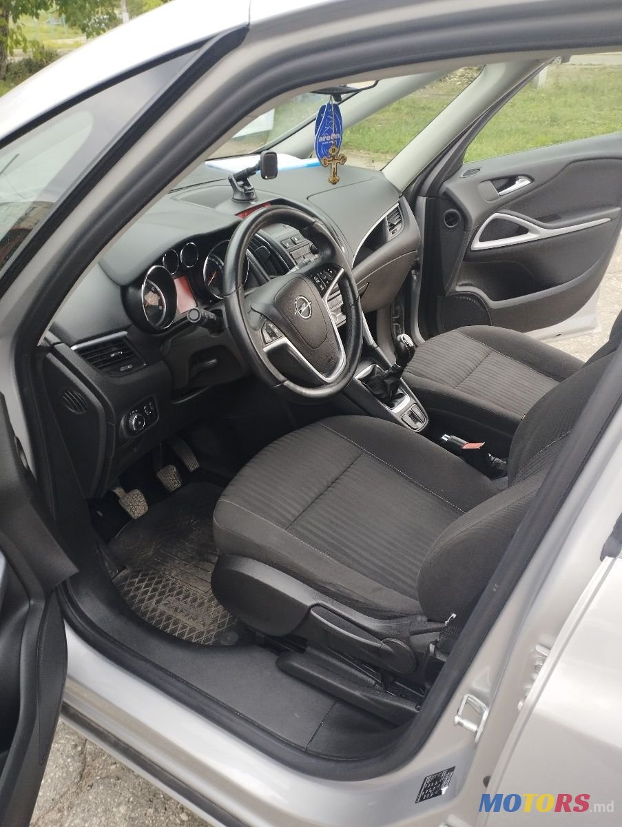 2012' Opel Zafira photo #6