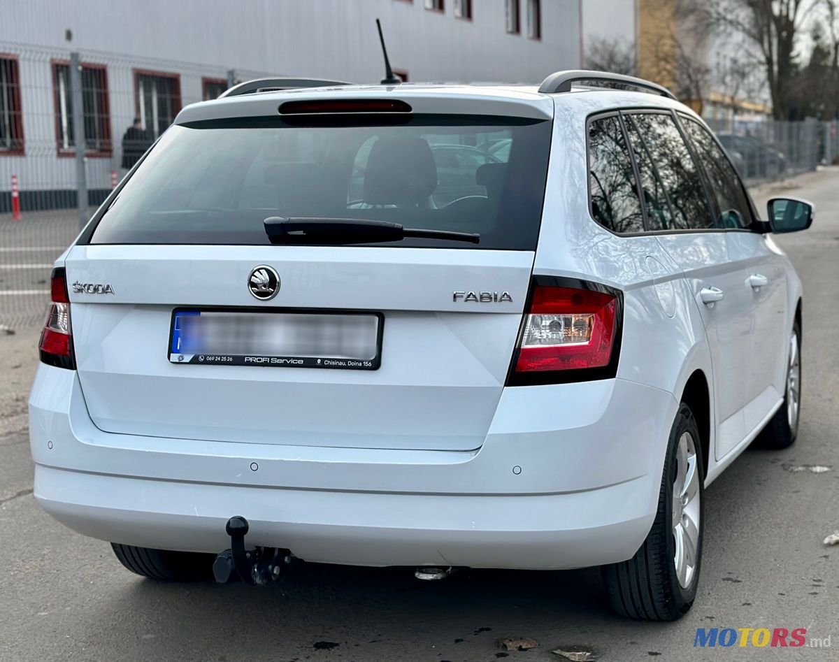 2015' Skoda Fabia photo #4