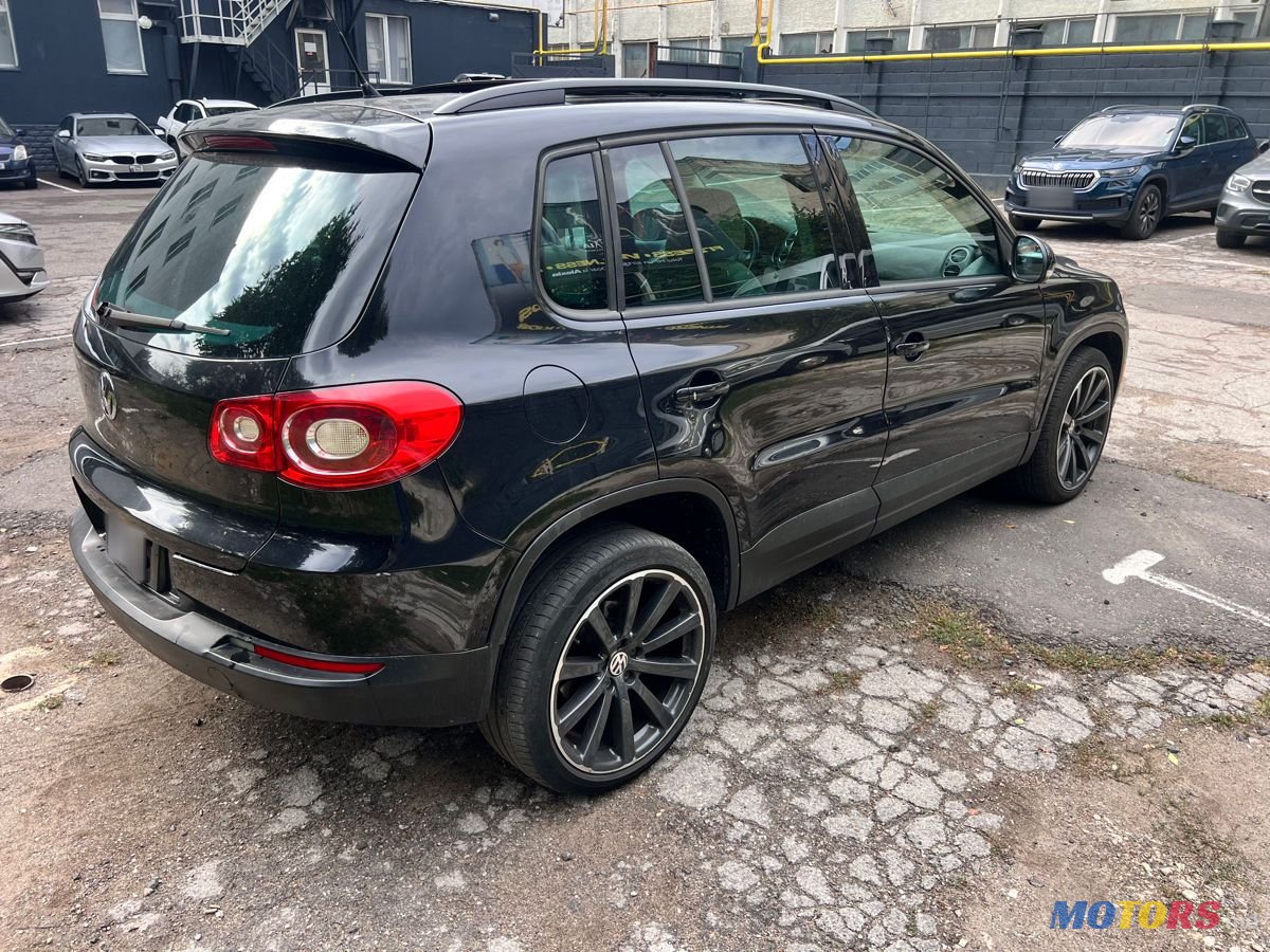 2009' Volkswagen Tiguan photo #6
