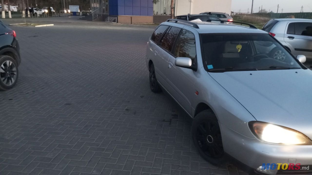 2001' Nissan Primera photo #1