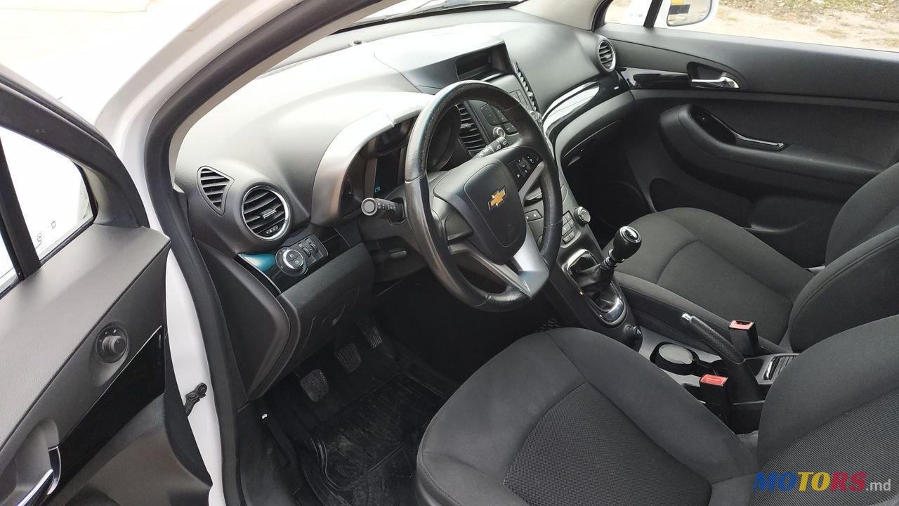 2011' Chevrolet Orlando photo #4