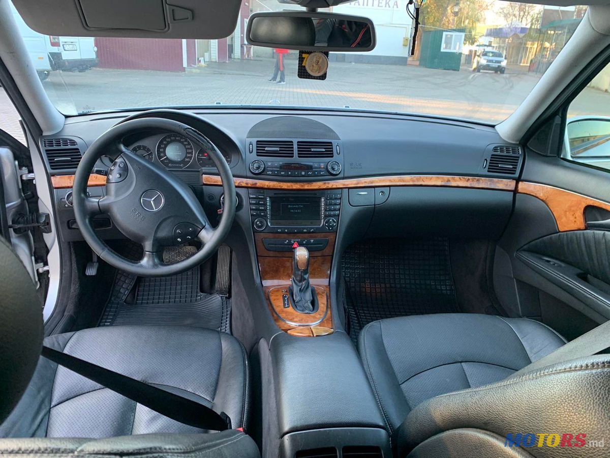 2005' Mercedes-Benz E Класс photo #6