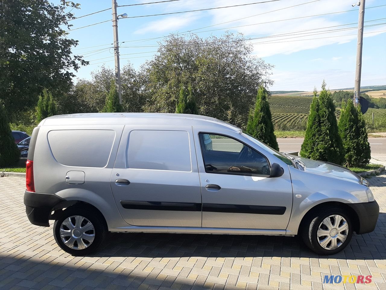2008' Dacia Logan Van photo #2