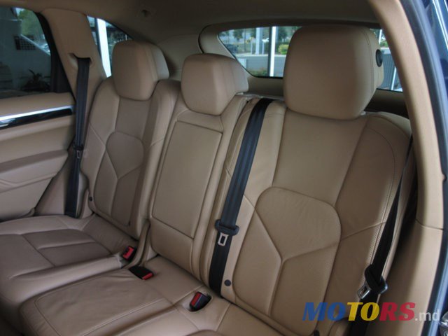 2013' Porsche Cayenne ii 3.0 V6 D 245 Tiptronic photo #4