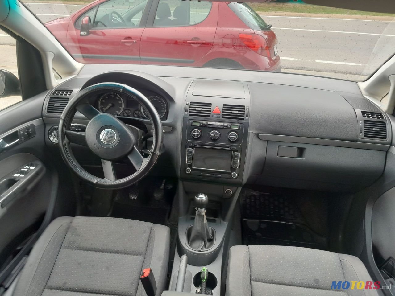 2005' Volkswagen Touran photo #5