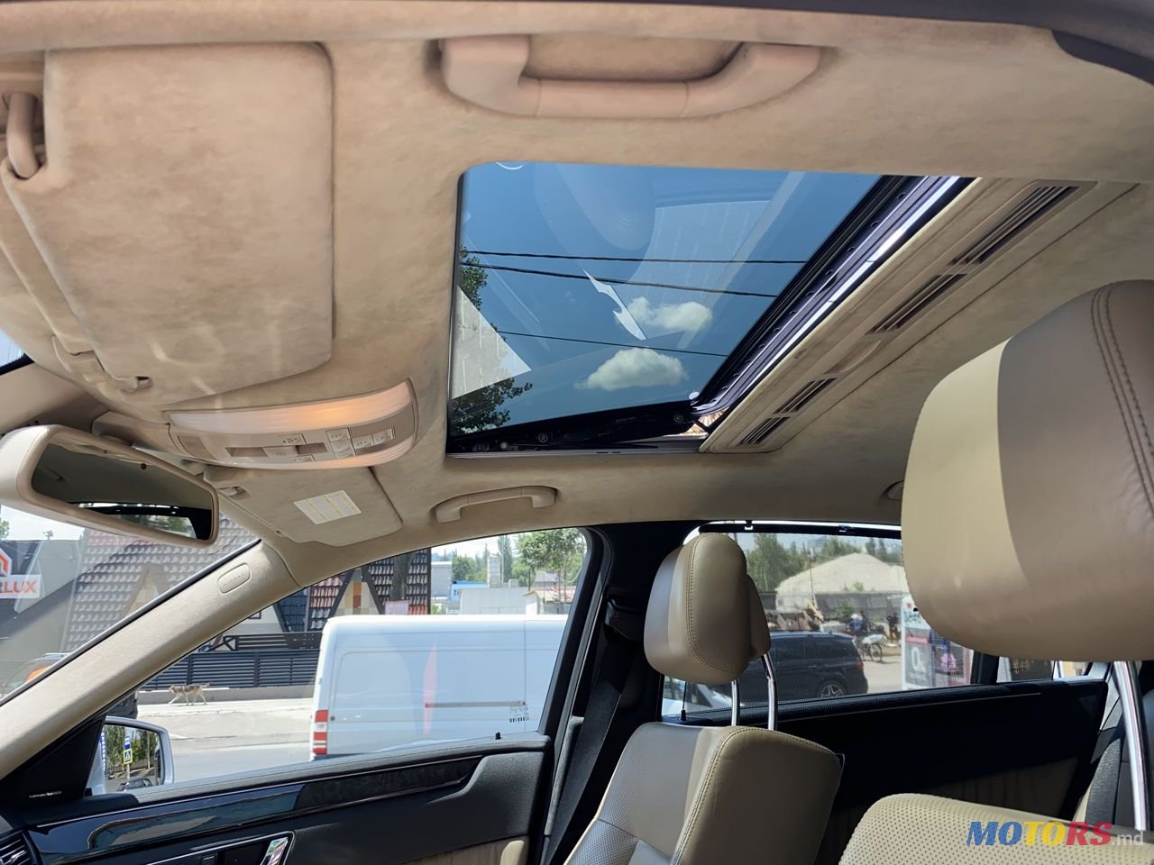 2010' Mercedes-Benz E Класс photo #4