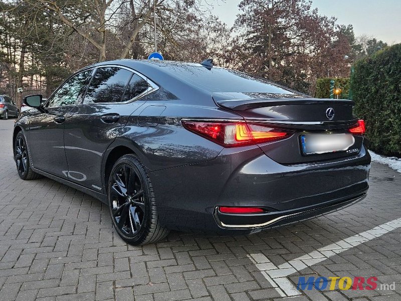2022' Lexus Es Series photo #5
