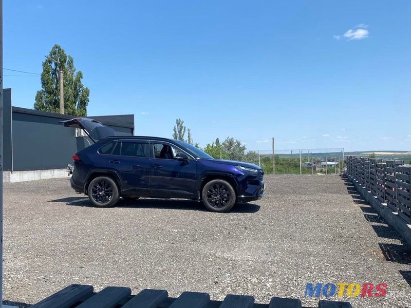 2024' Toyota RAV4 photo #3