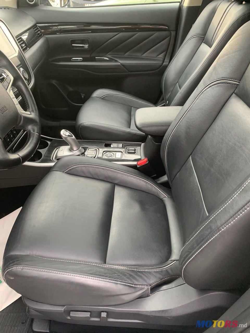 2017' Mitsubishi Outlander photo #6