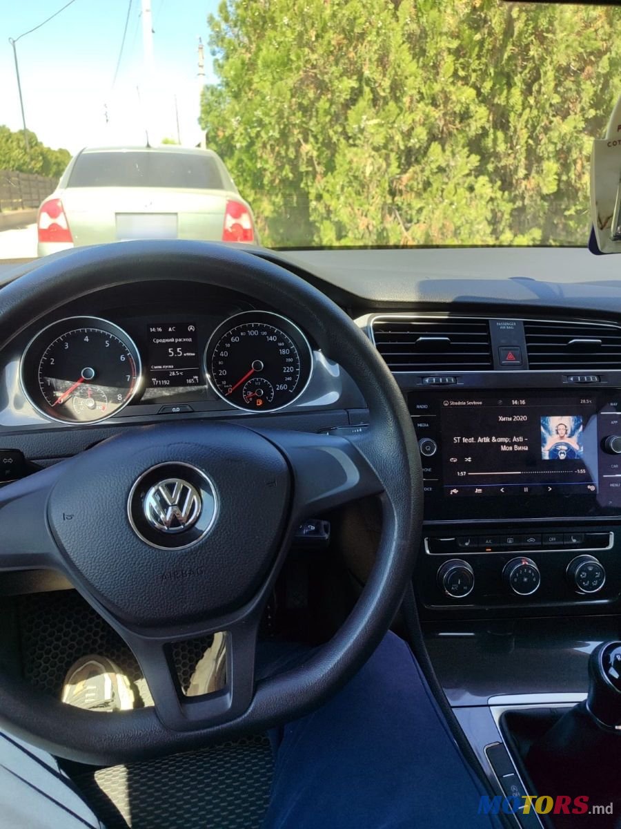 2018' Volkswagen Golf photo #5
