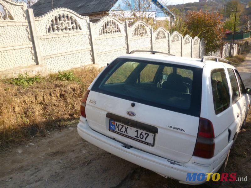 1996' Ford Escort photo #1