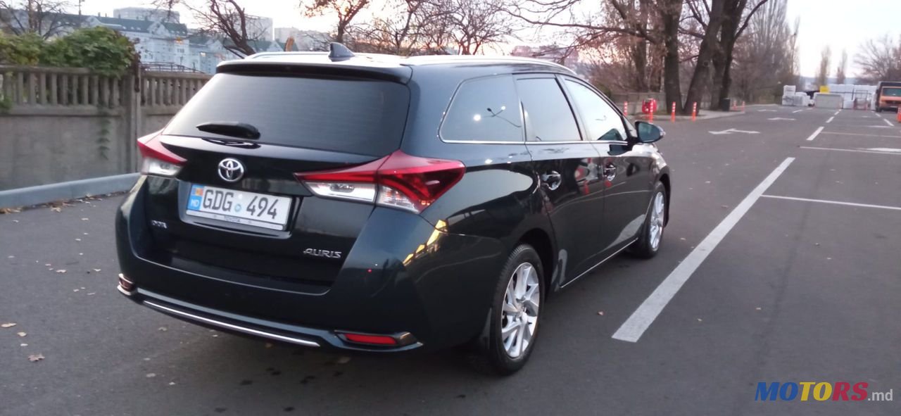 2015' Toyota Auris photo #1