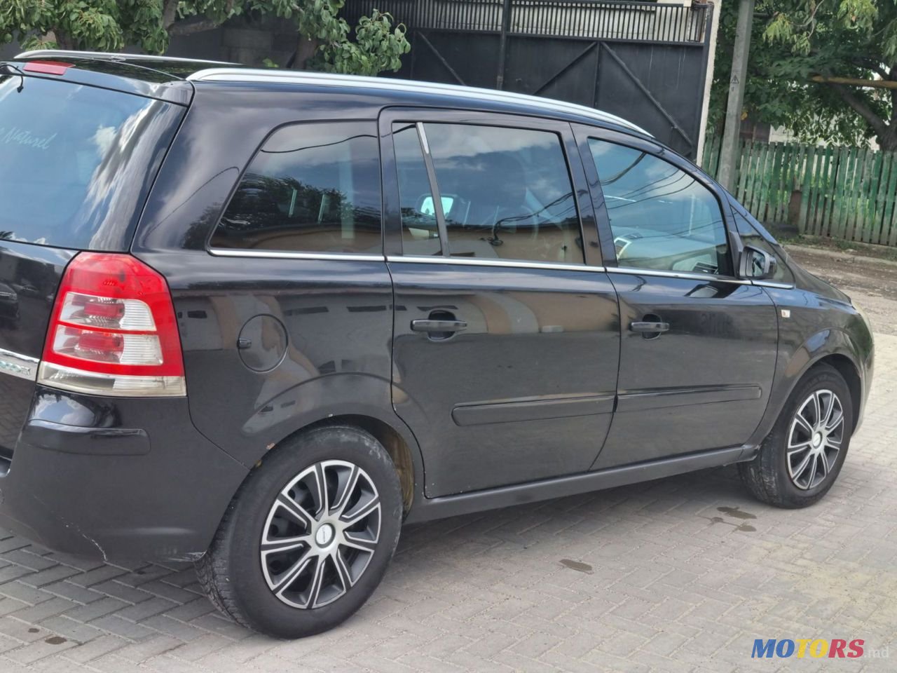 2008' Opel Zafira photo #3