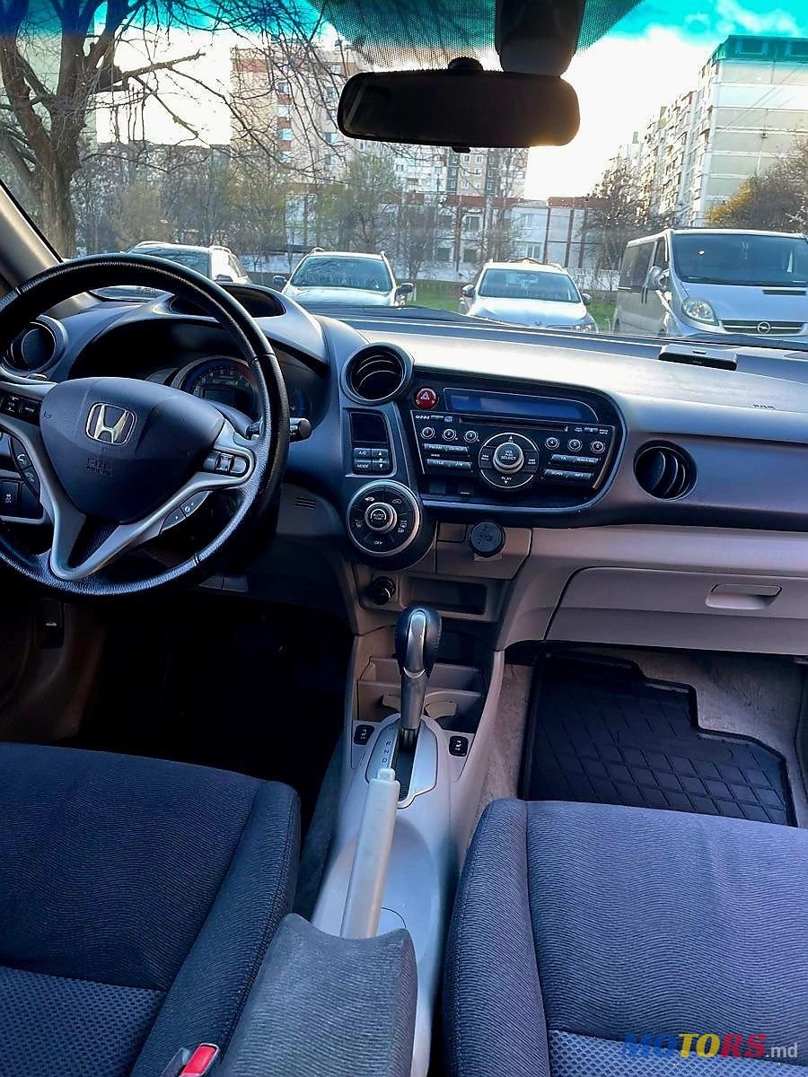 2010' Honda Insight photo #3