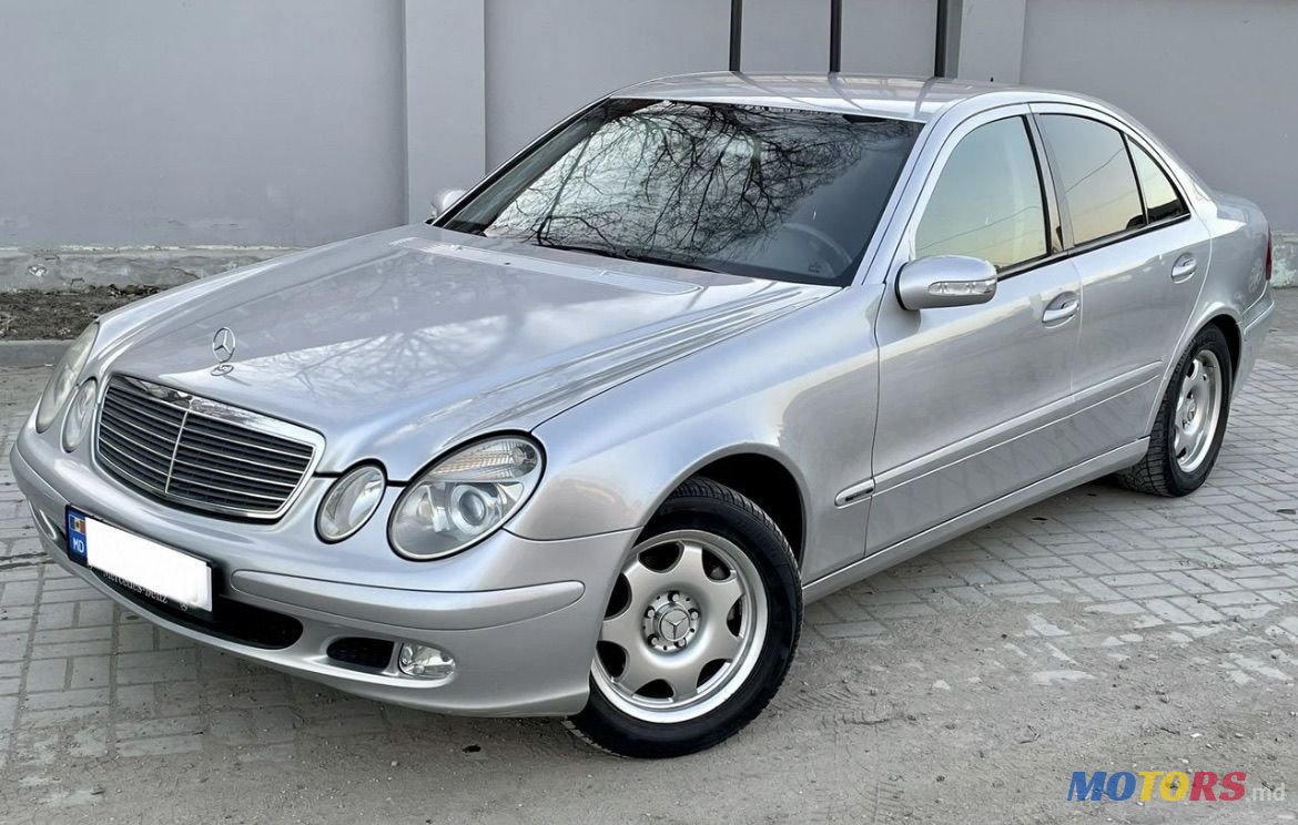2004' Mercedes-Benz E Класс photo #3