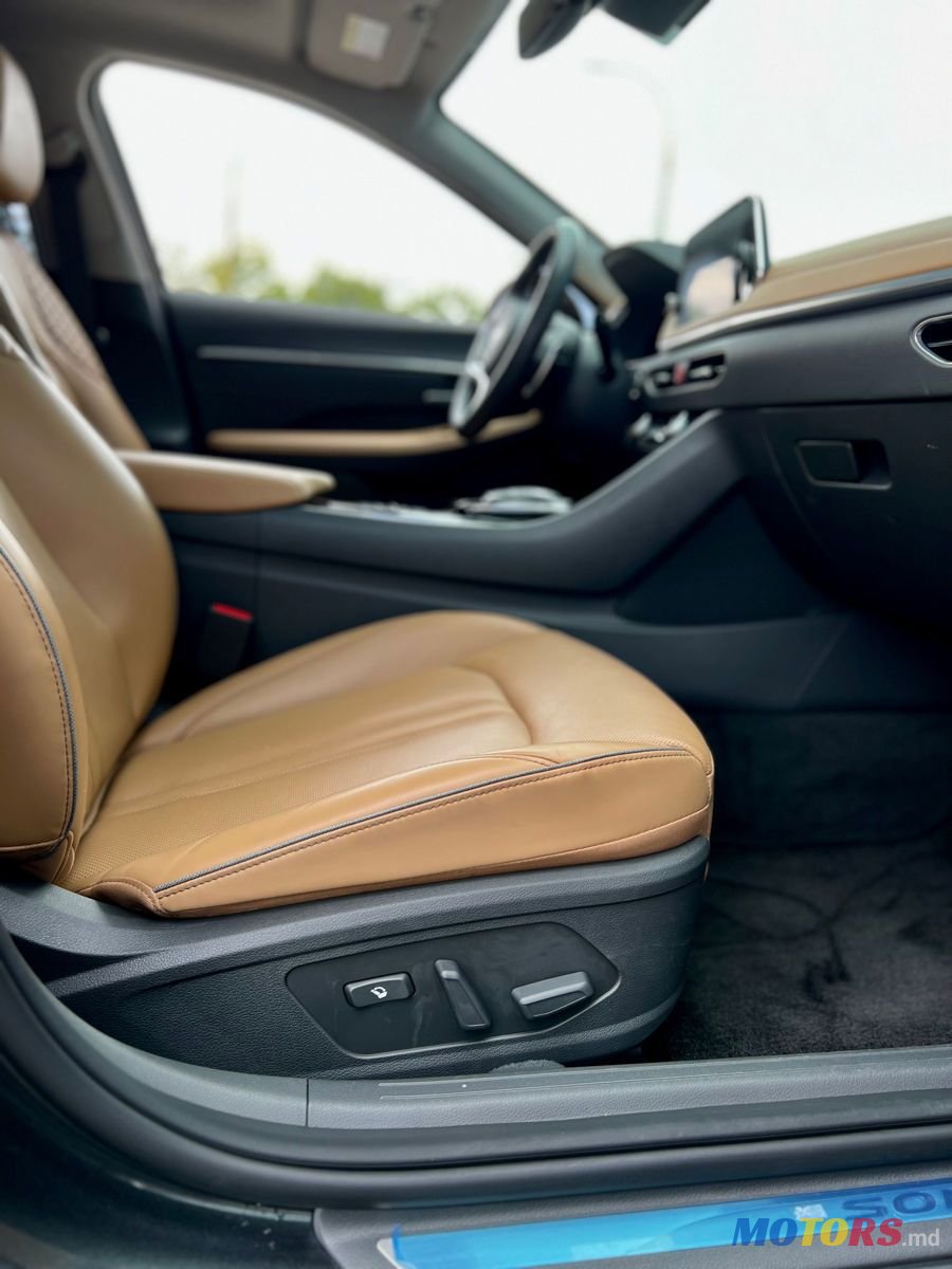 2020' Hyundai Sonata photo #6