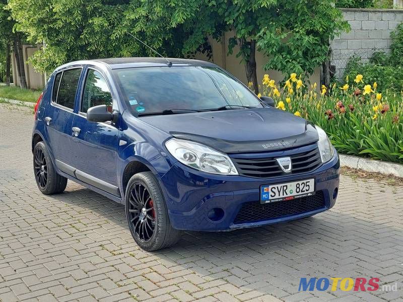2009' Dacia Sandero photo #1