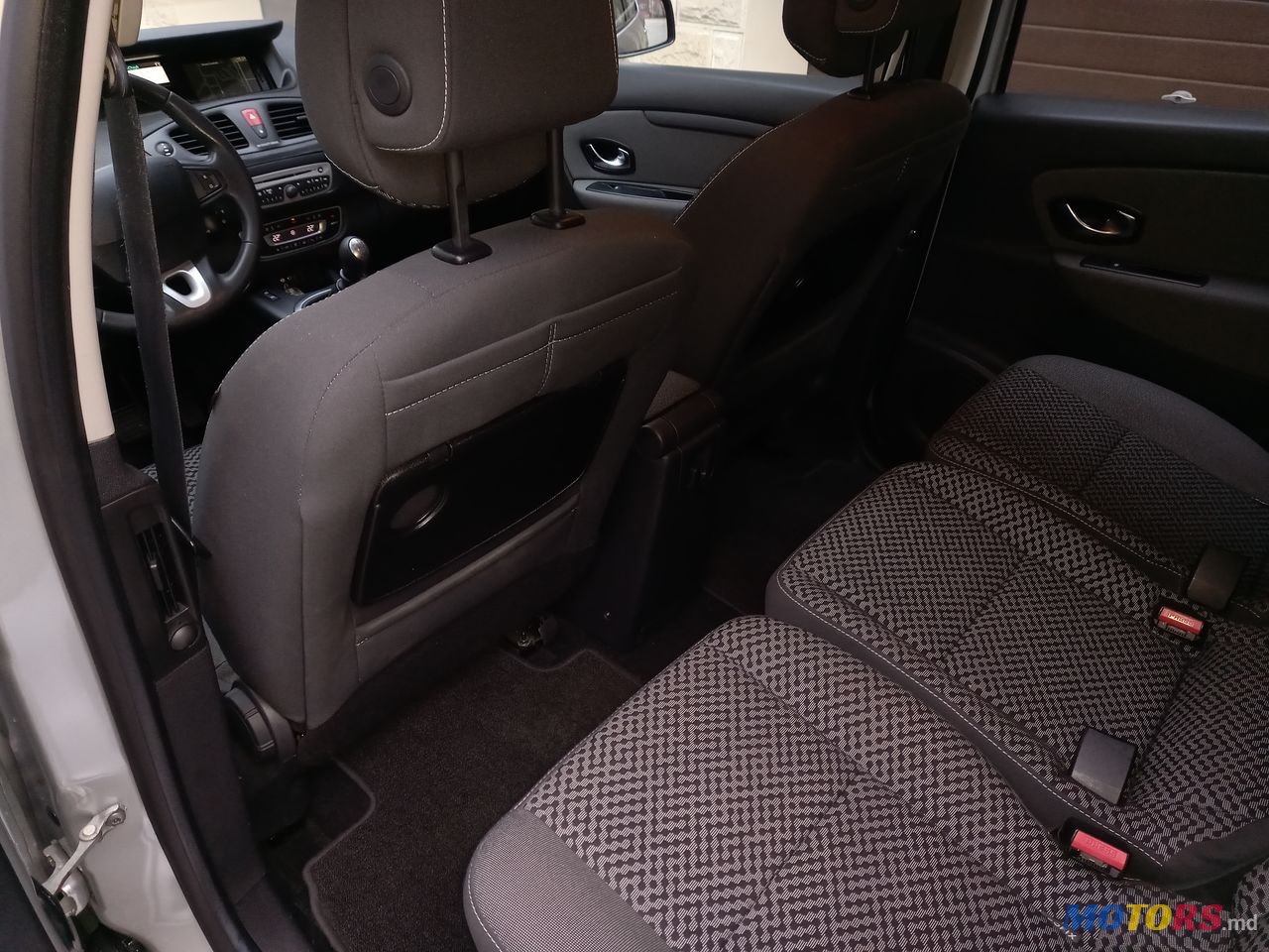 2011' Renault Grand Scenic photo #4