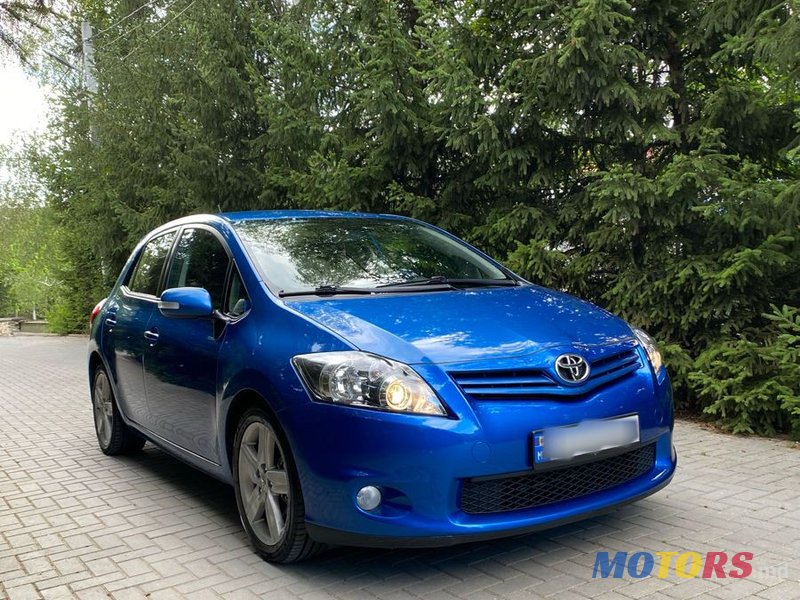 2010' Toyota Auris photo #4