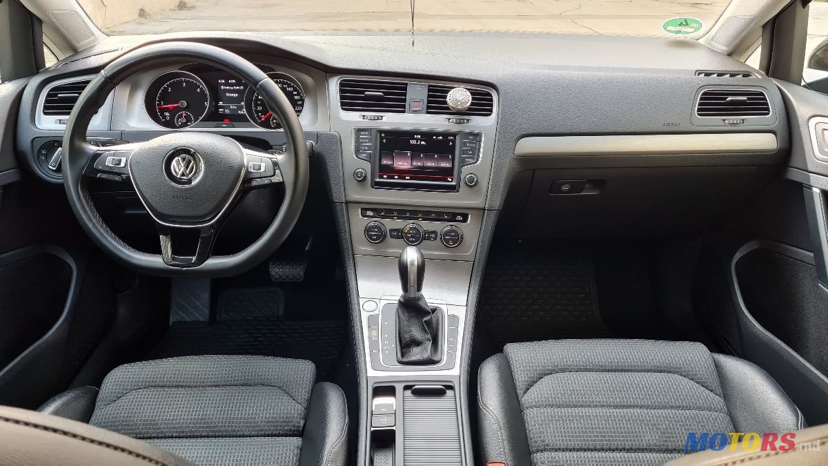 2016' Volkswagen Golf photo #4