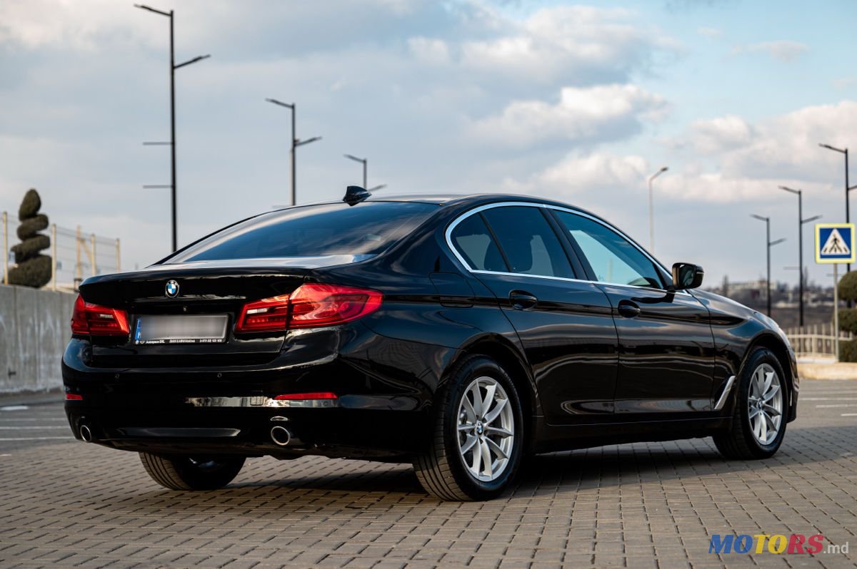 2020' BMW 5 Series photo #6