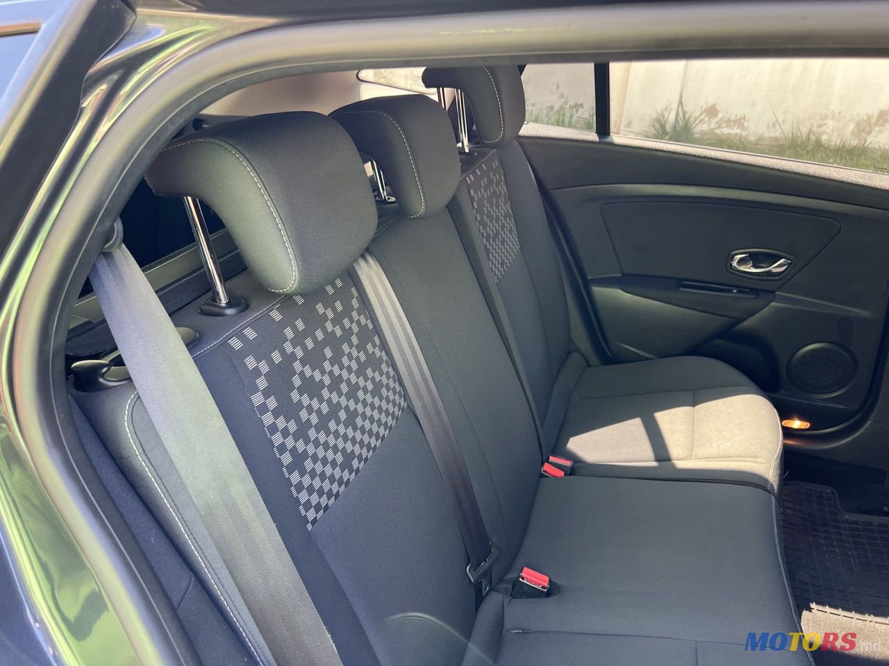 2012' Renault Megane photo #4