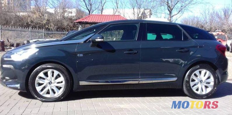 2012' Citroen DS5 photo #1