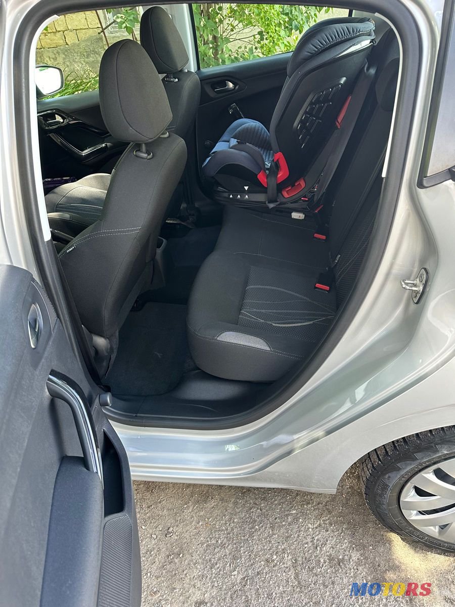 2015' Peugeot 208 photo #4