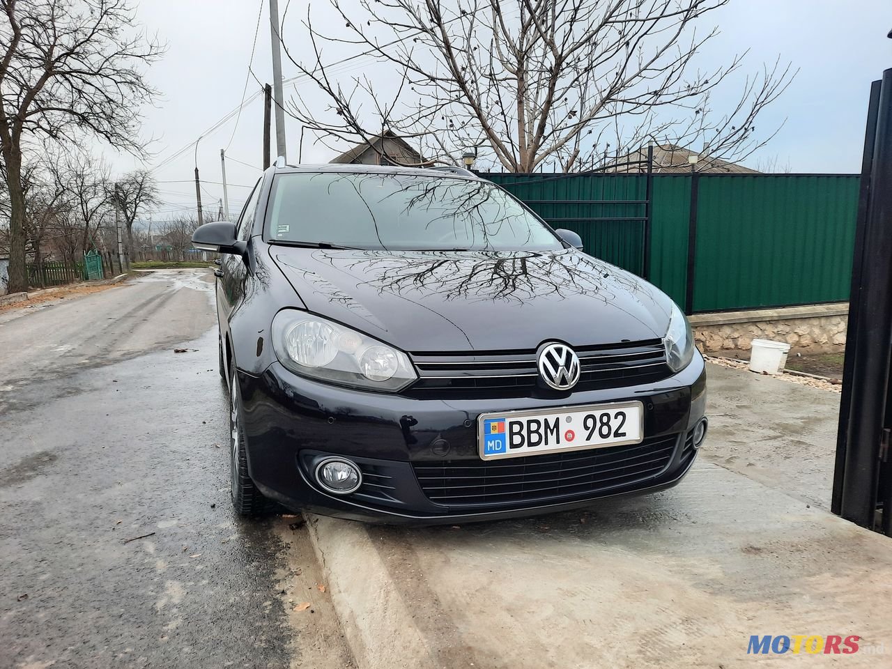 2009' Volkswagen Golf photo #4