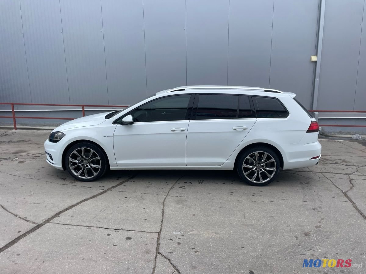 2018' Volkswagen Golf photo #1