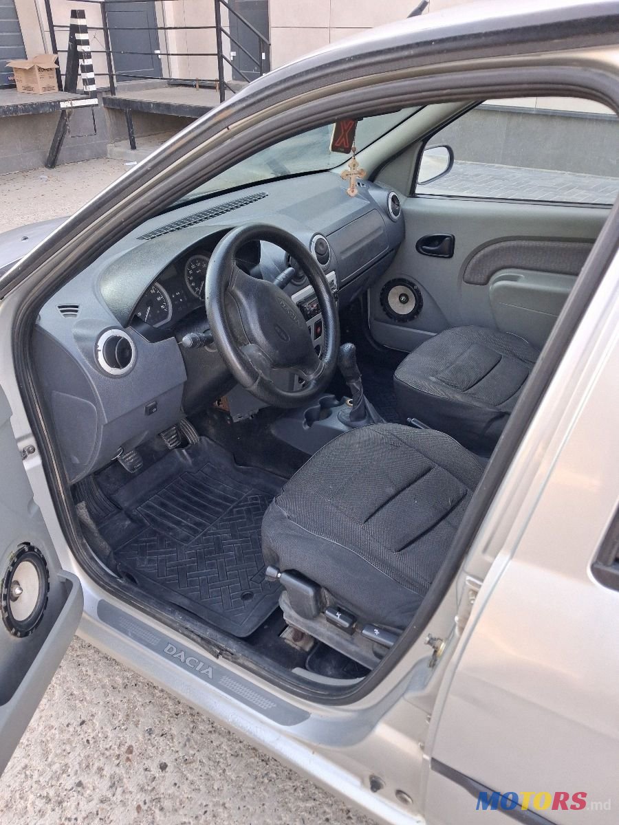 2008' Dacia Logan photo #5