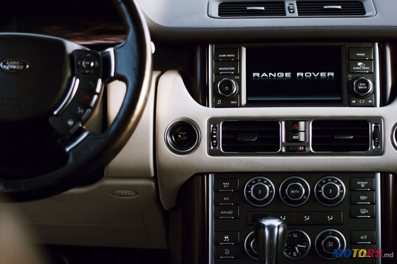 2010' Land Rover Range Rover photo #2